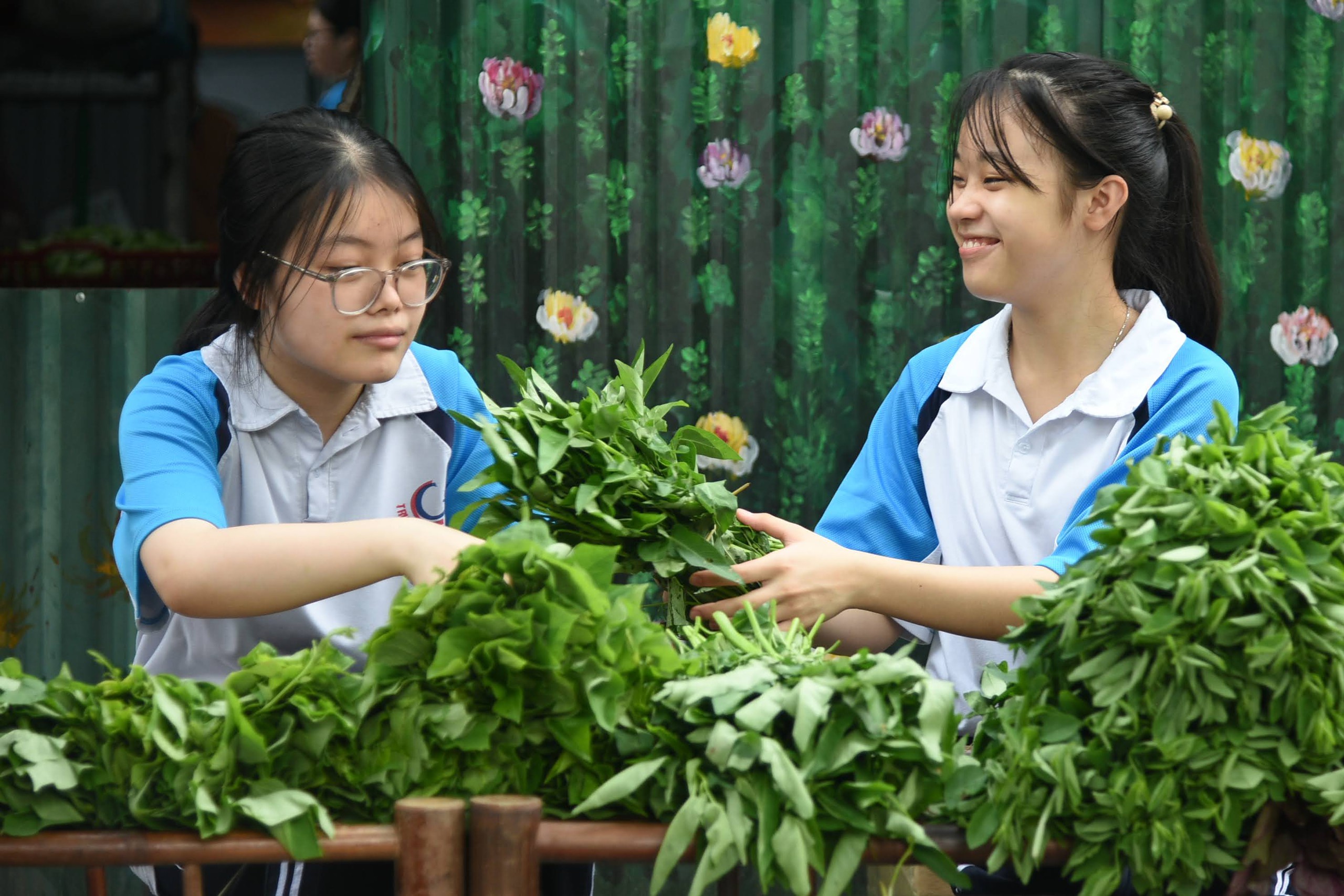 Phiên Chợ Trái Tim là 