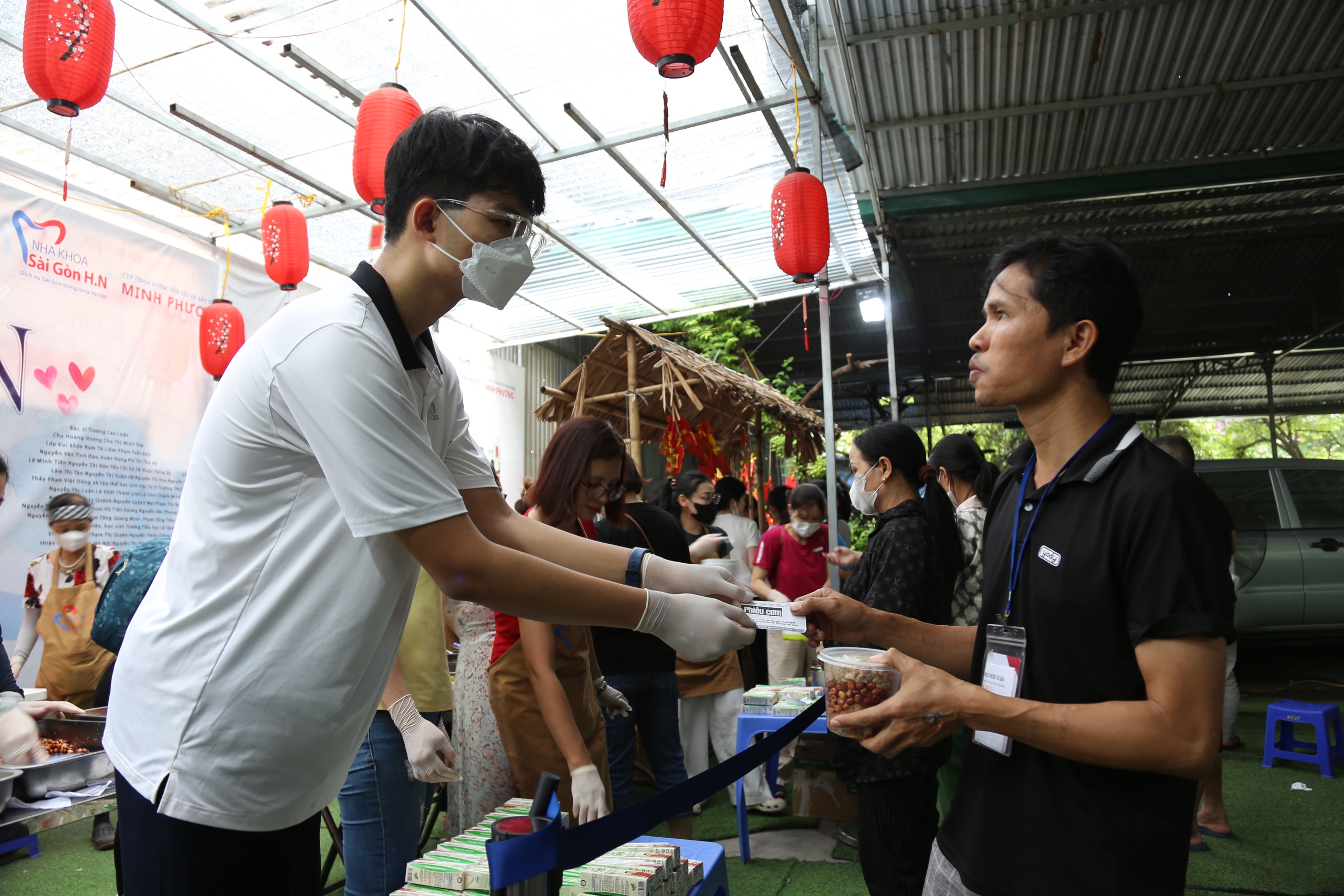 Phiên Chợ Trái Tim là 