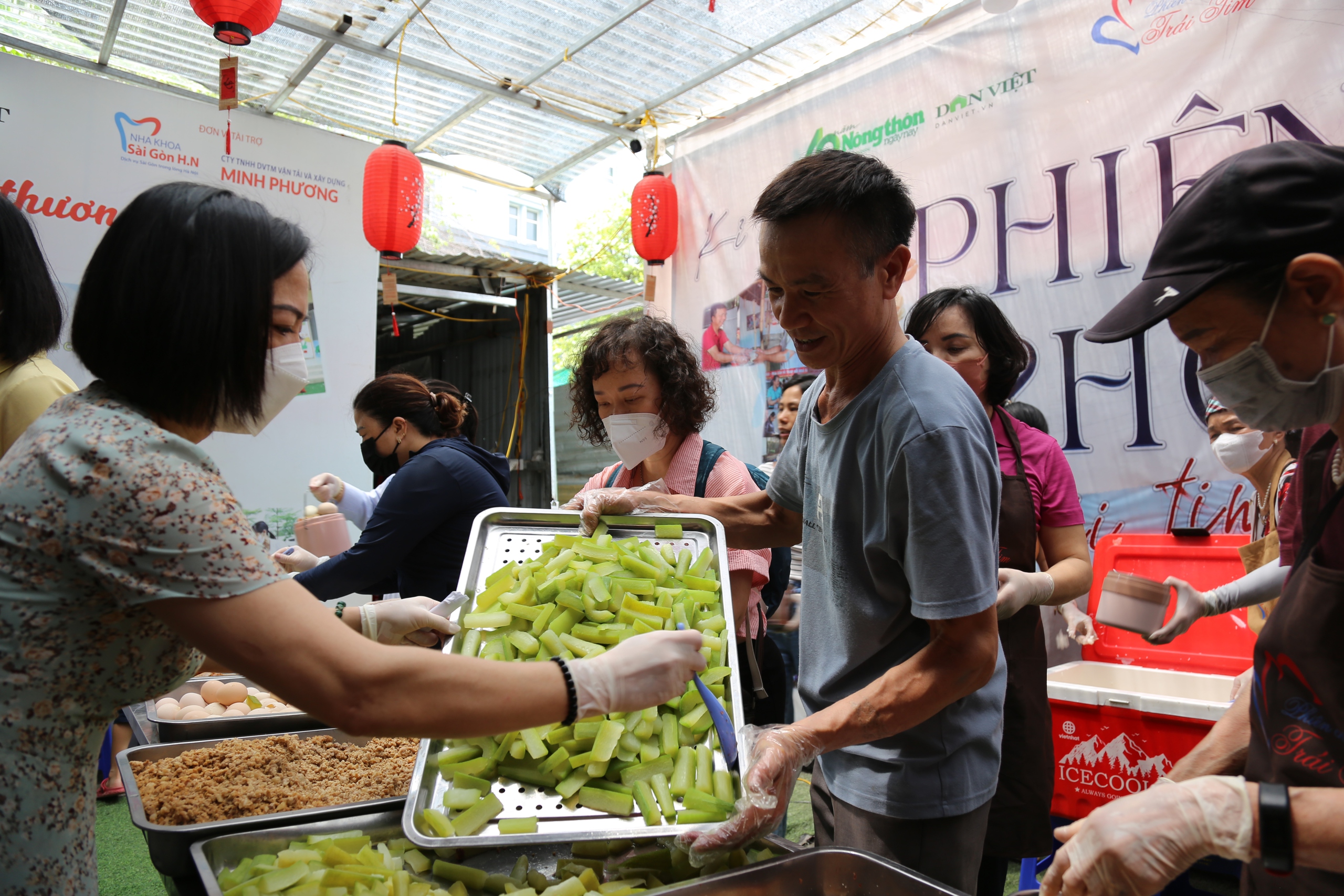 Phiên Chợ Trái Tim là 