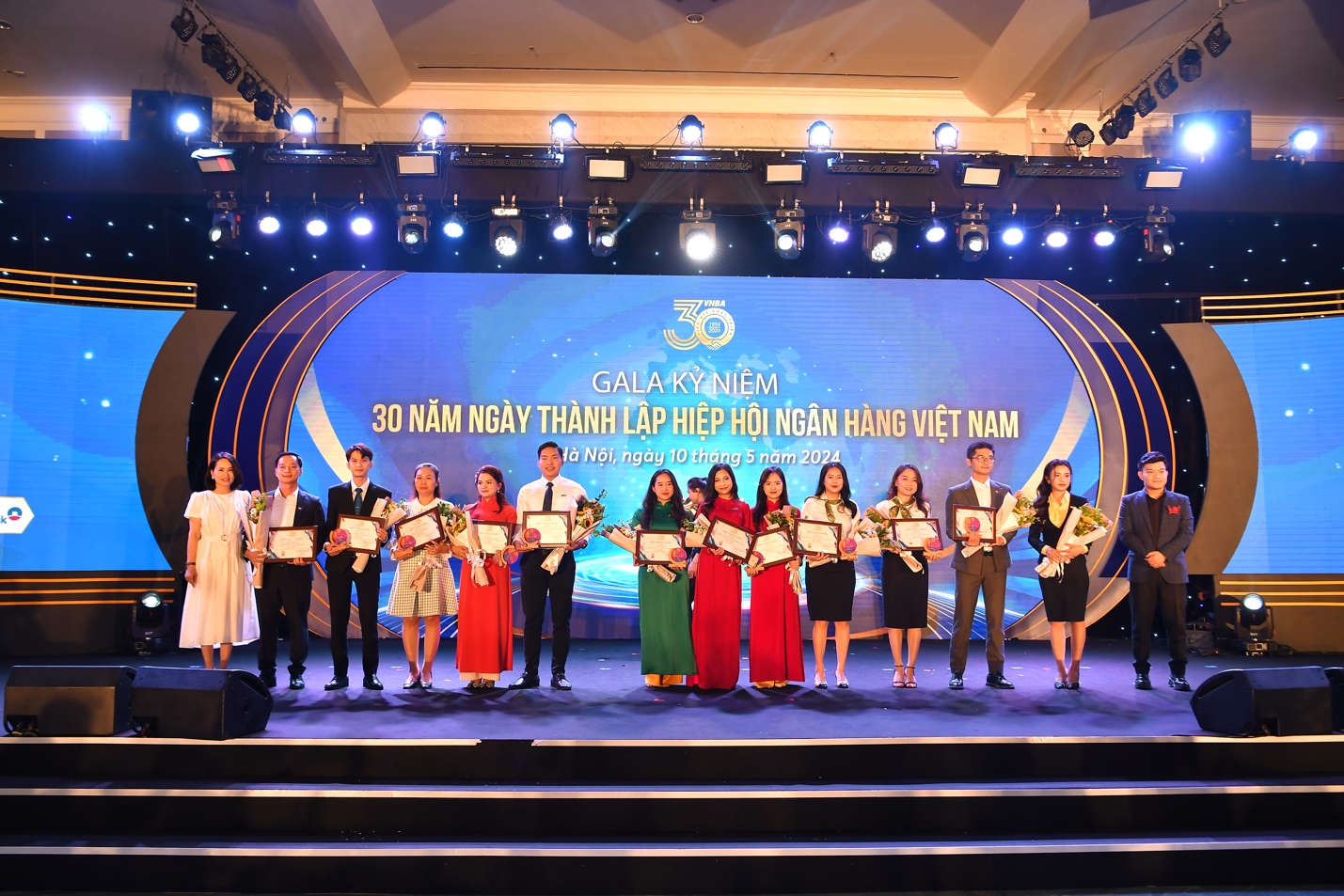 Vietcombank dẫn đầu ngành ngân hàng tại ba cuộc thi của Hiệp hội Ngân hàng Việt Nam- Ảnh 5.