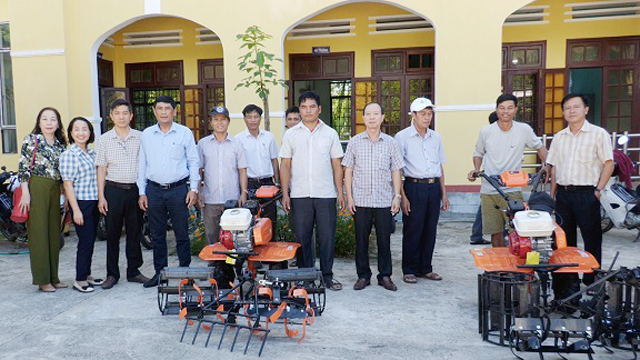 Quảng Ngãi cấp hỗ trợ “nhầm” địa chỉ nên máy xới đất thành vật trưng bày bất đắc dĩ ?- Ảnh 1.