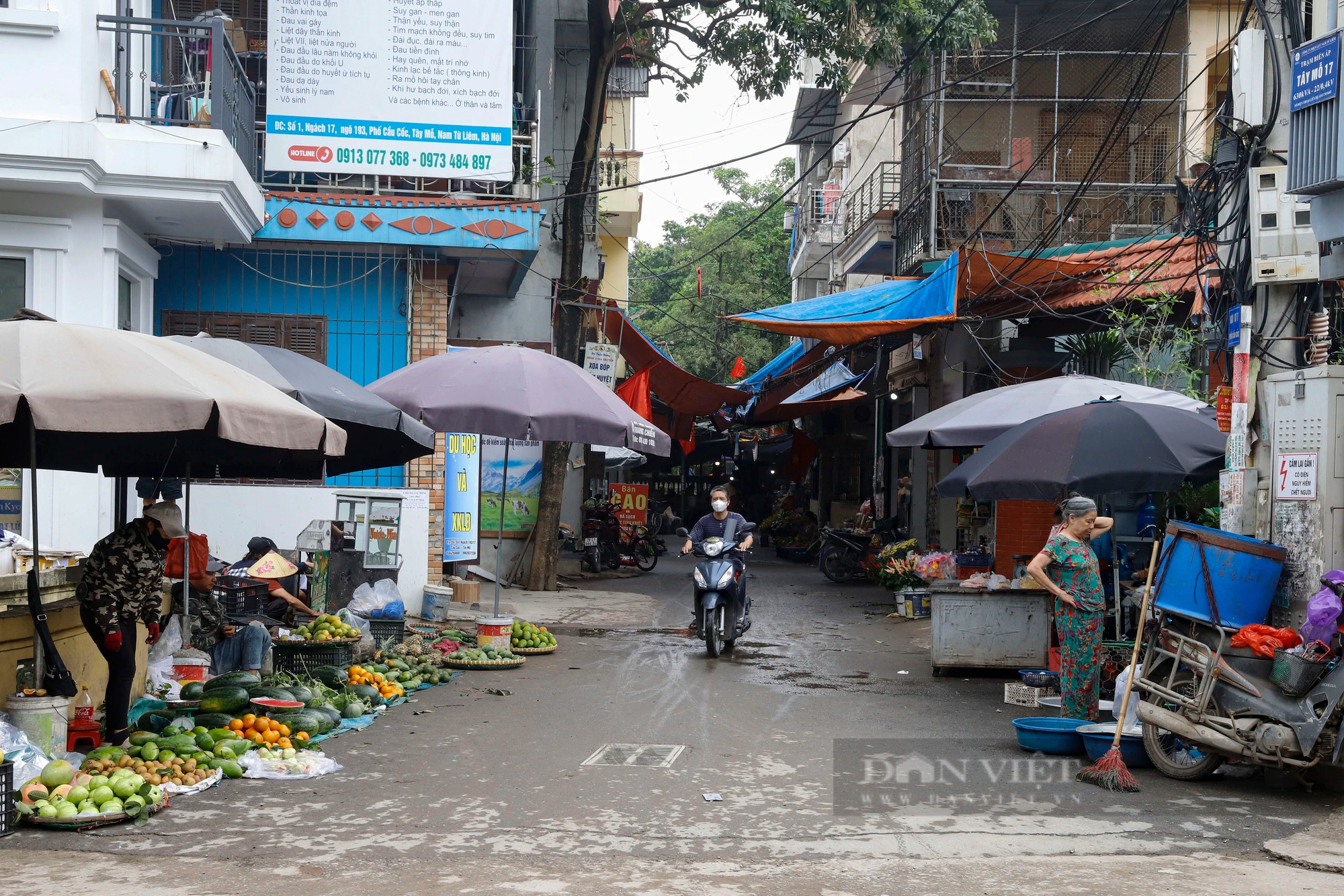 Chợ hơn 20 tỷ cạnh nghĩa trang bị bỏ hoang, cây cối mọc thành "rừng" ở Hà Nội- Ảnh 9.