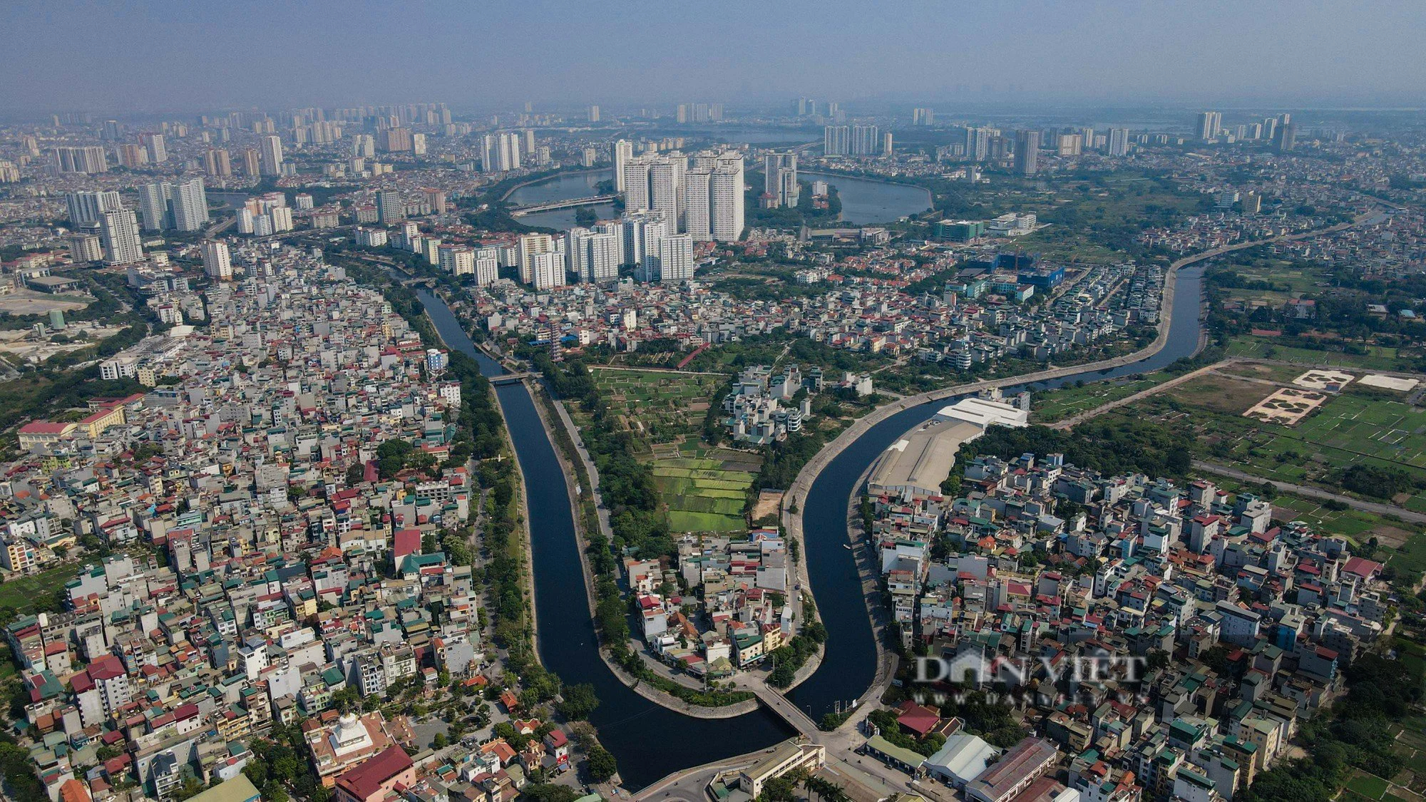 Hình ảnh các họng xả thải, biến sông Tô Lịch thành cống nước đen lộ thiên giữa Thủ đô- Ảnh 6.