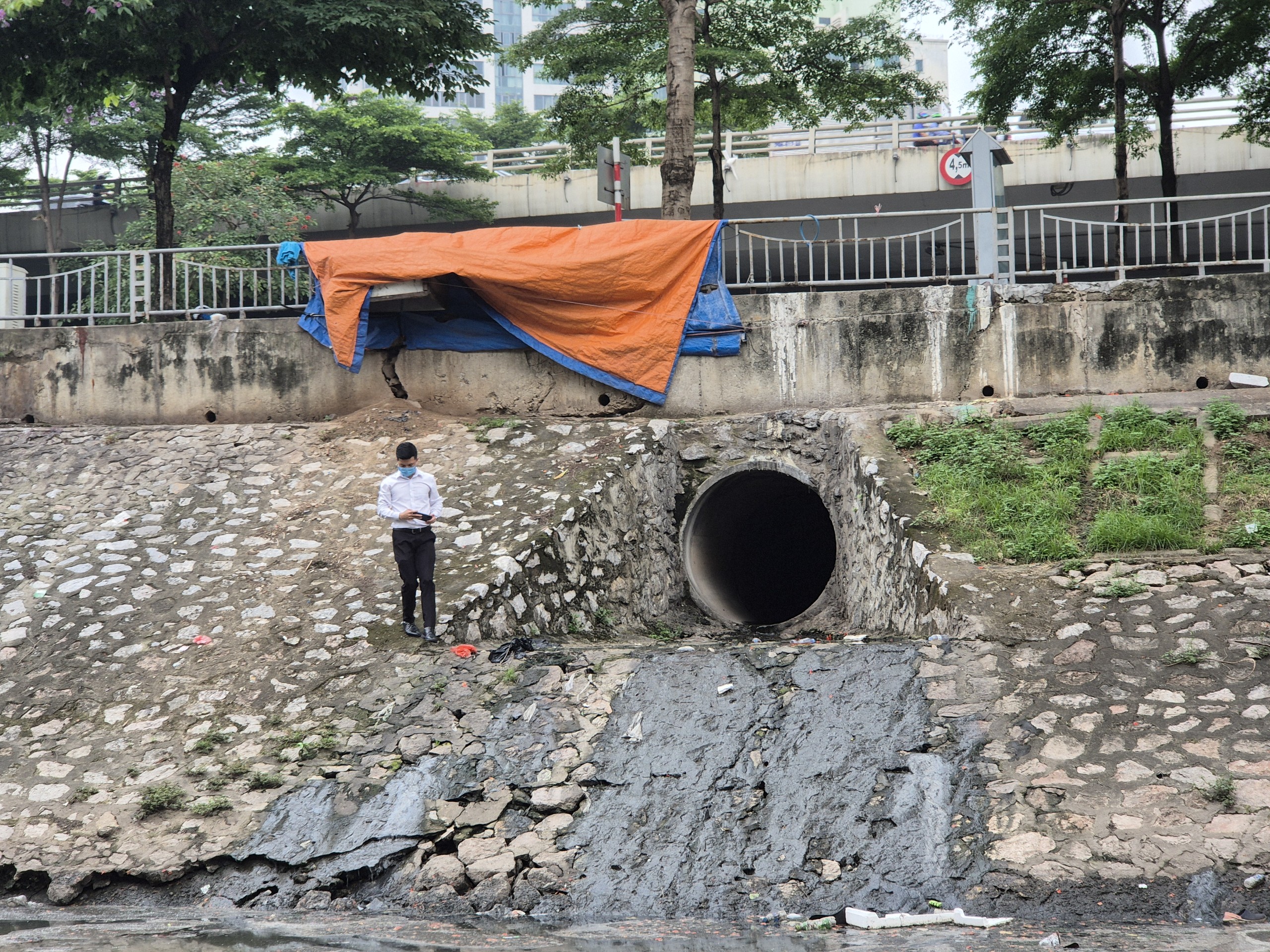 Sông Tô Lịch: 