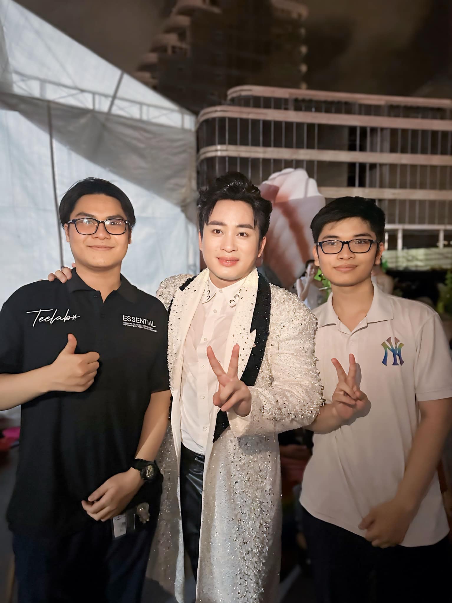 Diva Thanh Lam, Tùng Dương gặp những vị cứu tinh “bất đắc dĩ” khi tới Hải Phòng biểu diễn