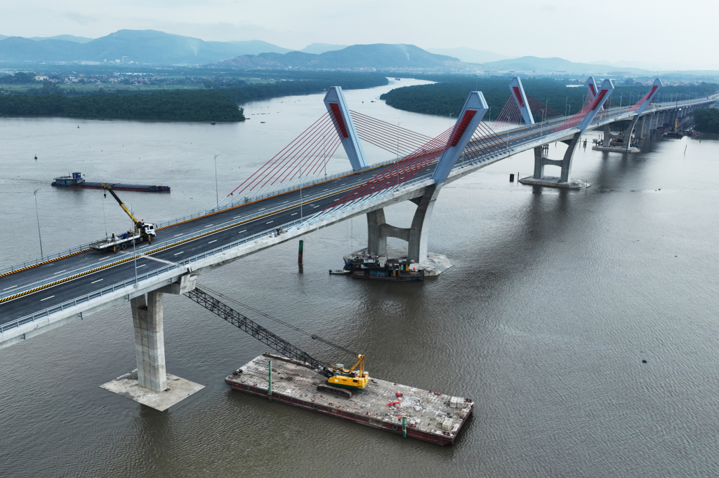 Cầu Bến Rừng gần 2000 tỷ đồng nối Hải Phòng và Quảng Ninh "lỡ hẹn" thông xe kỹ thuật- Ảnh 1.