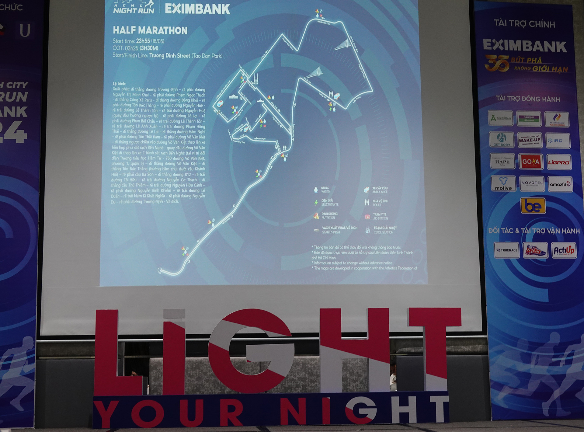 Đêm Sài Gòn rộn rã với Ho Chi Minh City Night Run Eximbank 2024- Ảnh 2.