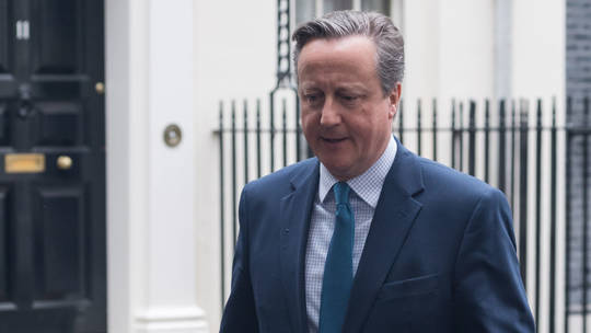 Ngoại trưởng Anh bị cáo buộc bí mật thỏa thuận với Trump trên lưng Ukraine- Ảnh 1.