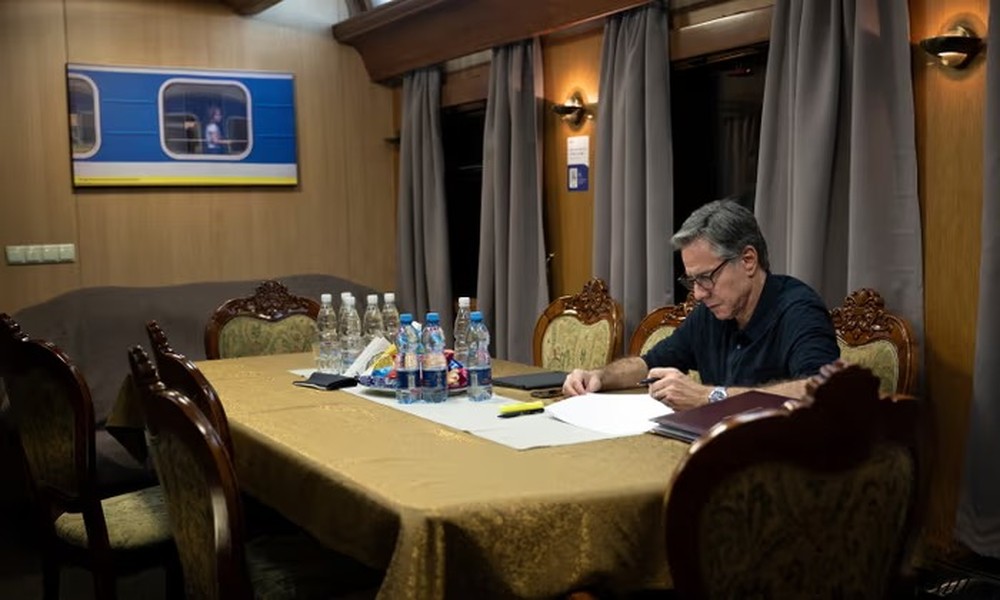 Hình ảnh Ngoại trưởng Mỹ Antony Blinken bất ngờ tới Kiev, Ukraine- Ảnh 2.