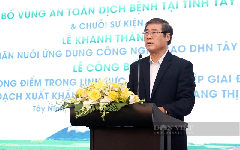 Ông Trần Văn Chiến - Phó Chủ tịch UBND tỉnh Tây Ninh nhấn mạnh ý nghĩa của an toàn dịch bệnh tại buổi họp báo về kế hoạch tổ chức lễ công bố Vùng an toàn dịch bệnh tỉnh Tây Ninh. Ảnh: Nguyên Vỹ