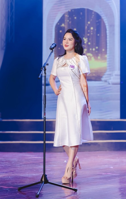 Á hậu Hương Ly làm giám khảo cuộc thi Hoa hậu Doanh nhân Quốc gia Việt Nam- Ảnh 8.