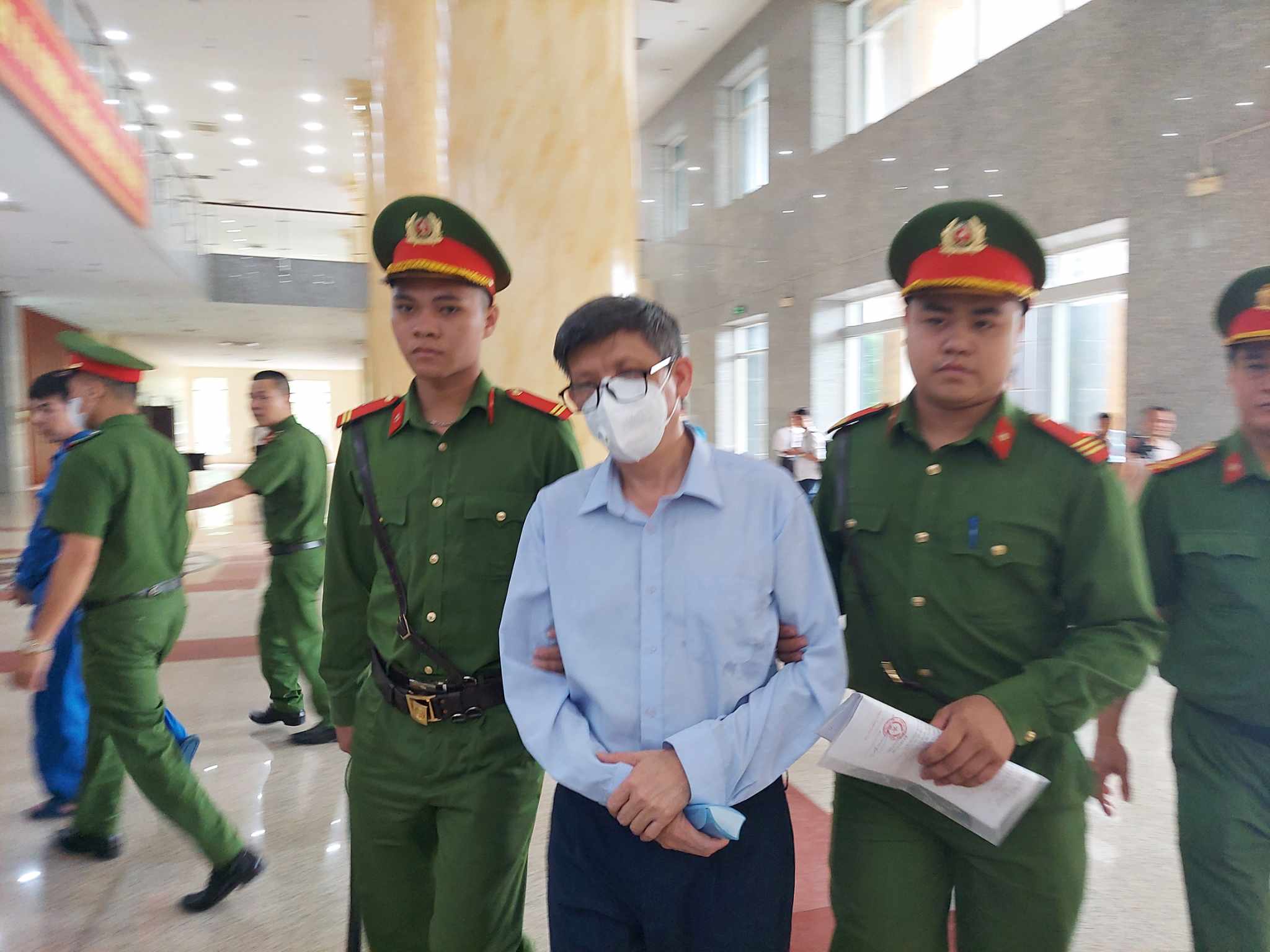 Cựu Bộ trưởng Nguyễn Thanh Long xin giảm nhẹ hình phạt dù án sơ thẩm thấp hơn khung bị truy tố- Ảnh 1.