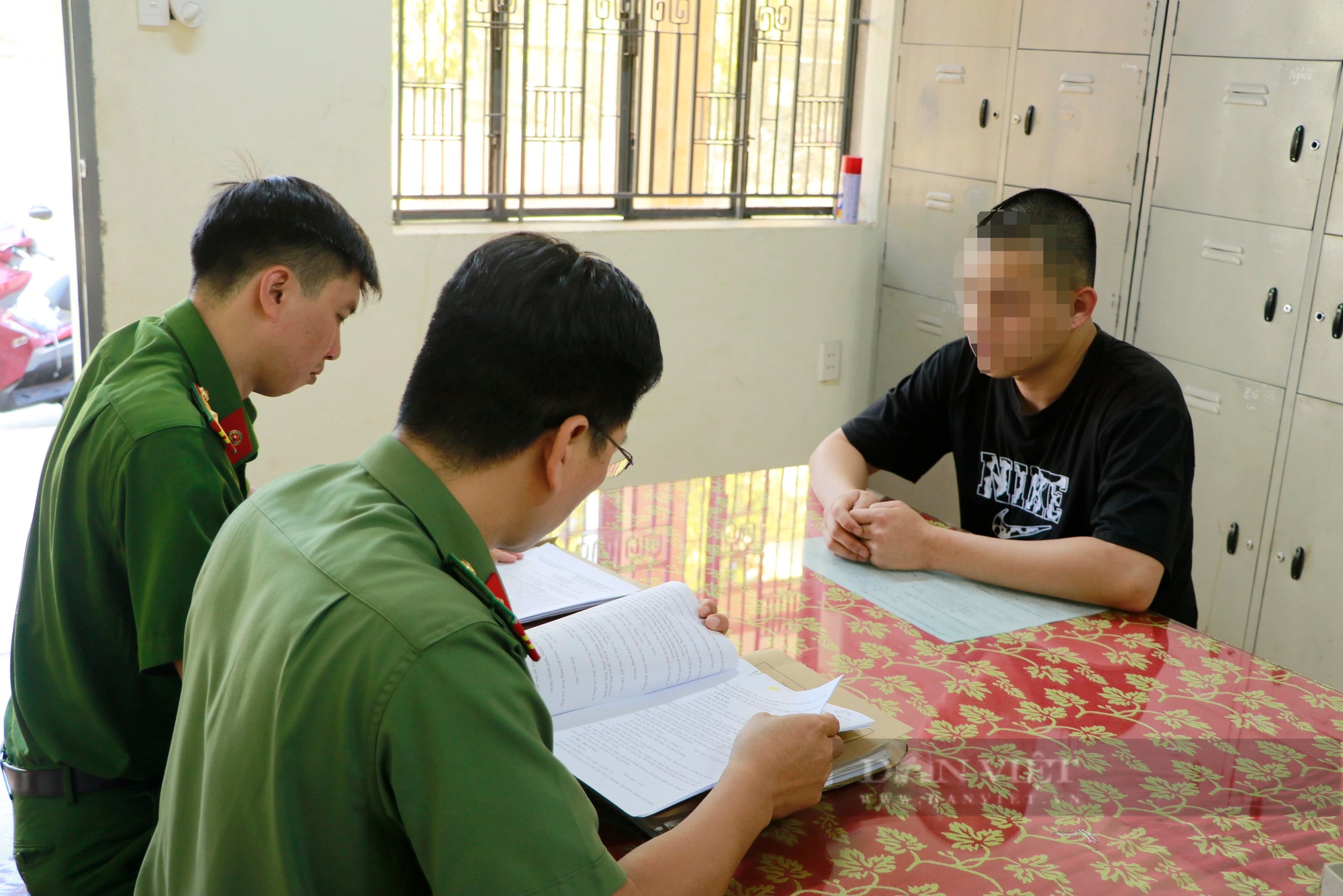Công an tỉnh Bình Phước đánh sập đường dây mua bán tài khoản ngân hàng liên tỉnh- Ảnh 1.