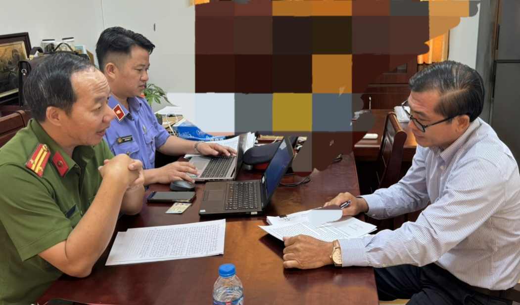 Bí thư Đảng ủy – Chủ tịch UBND xã ở TP.Phú Quốc nhận tiền tỷ để “ngó lơ” cho sai phạm ra đầu thú