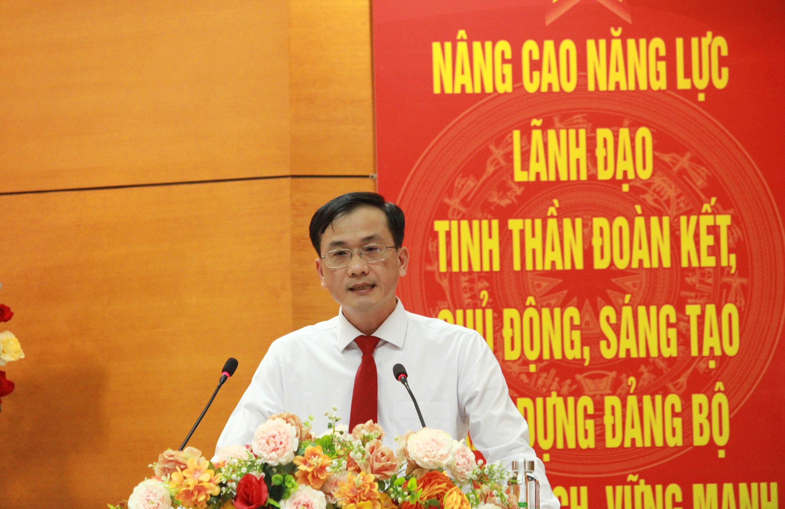 Agribank Khánh Hòa đã giải quyết cho 21.544 lượt tổ viên các tổ vay vốn thông qua Hội Nông dân- Ảnh 1.