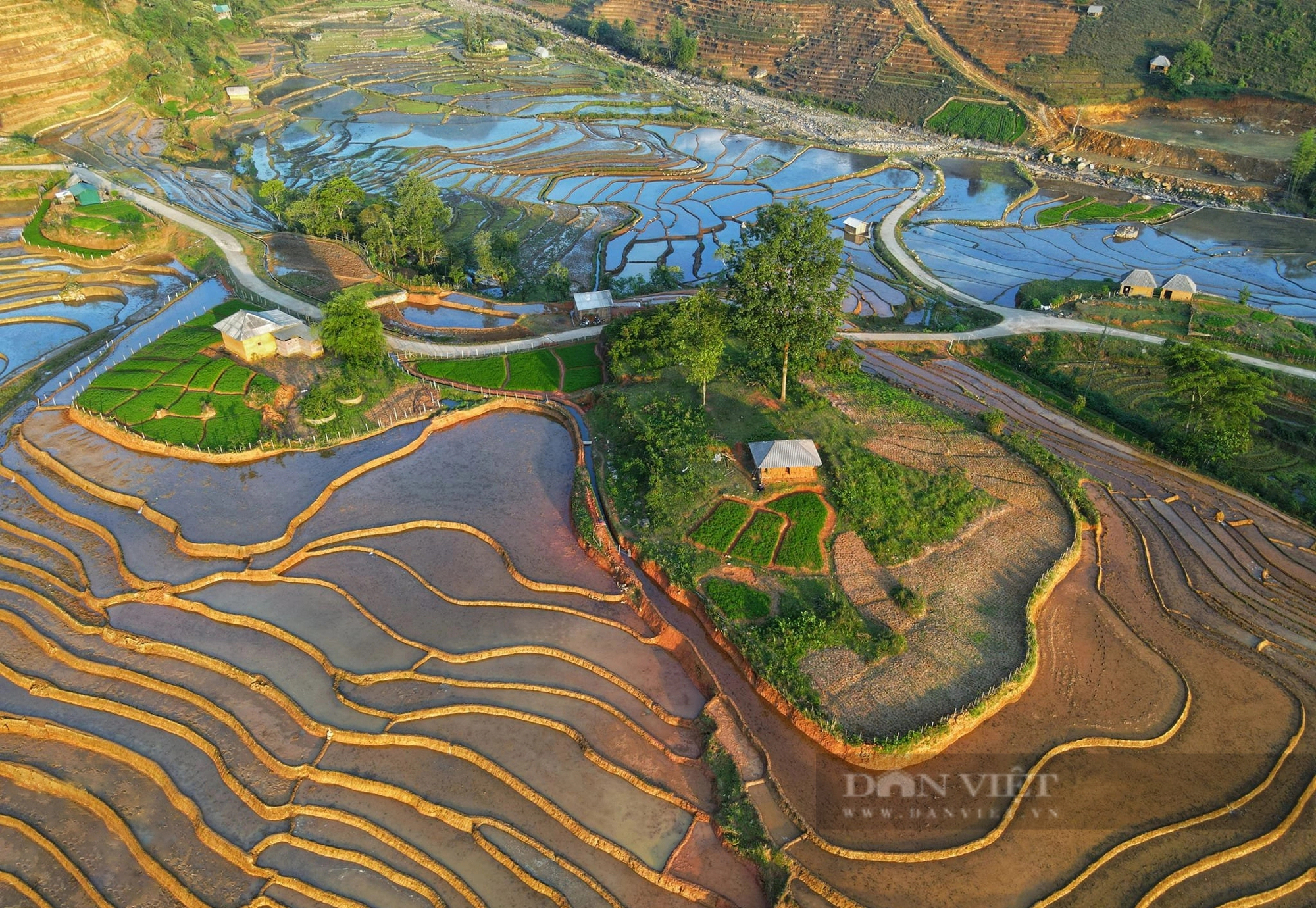 Chiêm ngưỡng vẻ đẹp ruộng bậc thang uốn lượn mùa nước đổ ở vùng cao Y Tý- Ảnh 9.