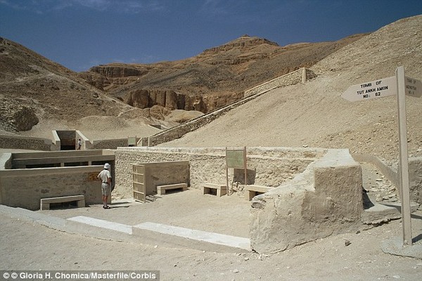Có gì trong lăng mộ Nữ hoàng Nefertiti?- Ảnh 5.