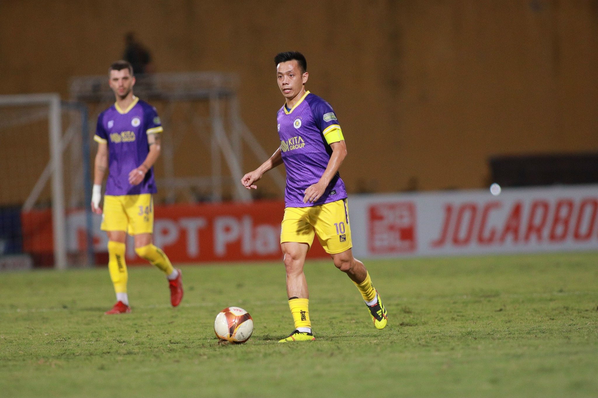 Minh Vương làm “quân sư” cho HLV Vũ Tiến Thành, HAGL vẫn thua Hà Nội FC- Ảnh 12.