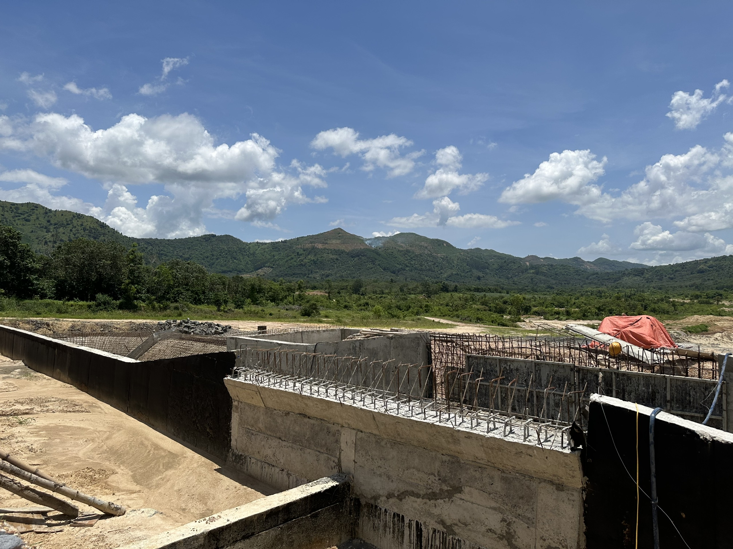 Đắk Lắk: Tiếp tục đầu tư dự án hồ chứa nước trăm tỷ từng bị tạm dừng- Ảnh 1.