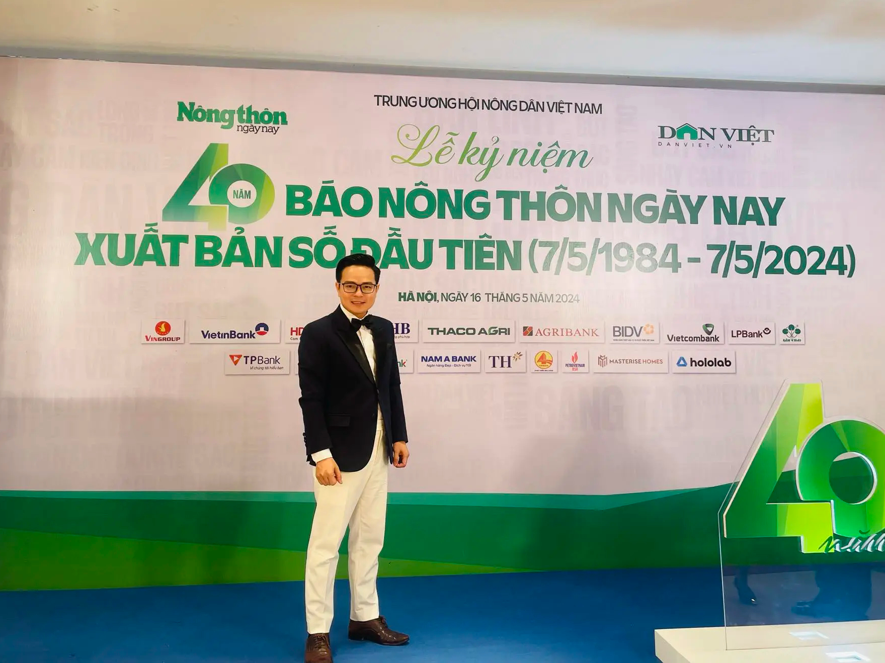 Ca sĩ Tuấn Dương gây ấn tượng với ca khúc nhạc sĩ Nguyễn Vĩnh Tiến sáng tác tặng báo Nông thôn Ngày nay- Ảnh 1.
