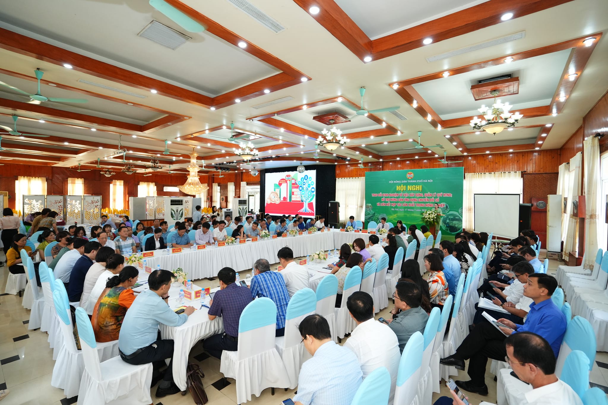 Hội Nông dân TP Hà Nội trao đổi kinh nghiệm xây dựng, quản lý Quỹ HTND, hỗ trợ nông dân chuyển đổi số, liên kết- Ảnh 2.
