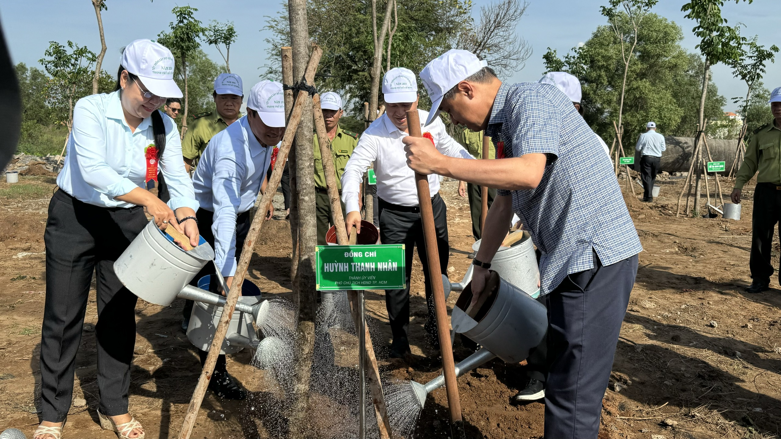 TP.HCM trồng mới 3.000 cây xanh trong ngày Tết trồng cây - Ảnh 3.