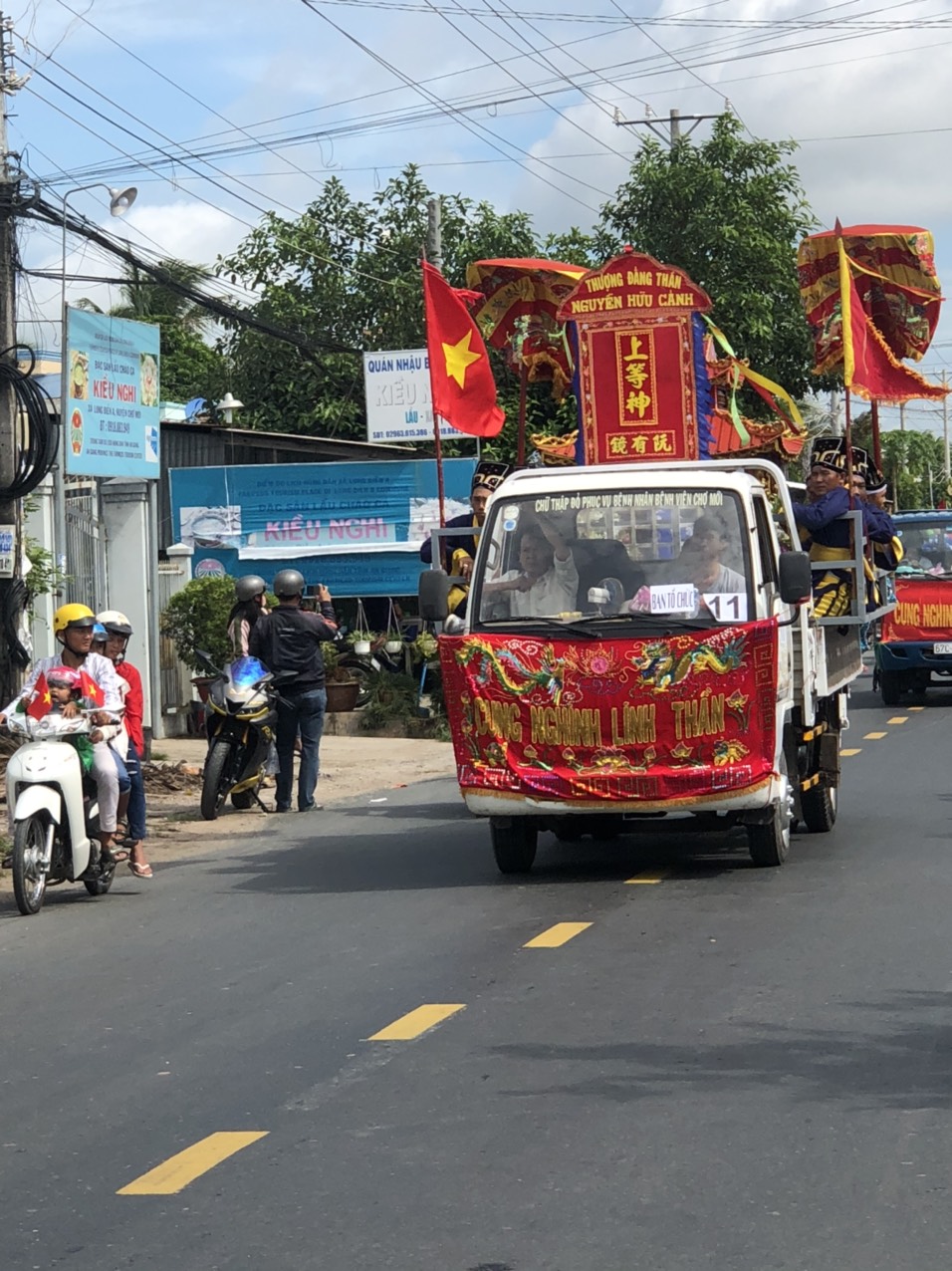 Kể chuyện làng: Nhớ sao lễ hội Kỳ Yên quê mình!- Ảnh 2.