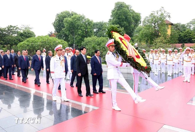 Lãnh đạo Đảng, Nhà nước viếng Chủ tịch Hồ Chí Minh nhân Ngày sinh của Người- Ảnh 3.