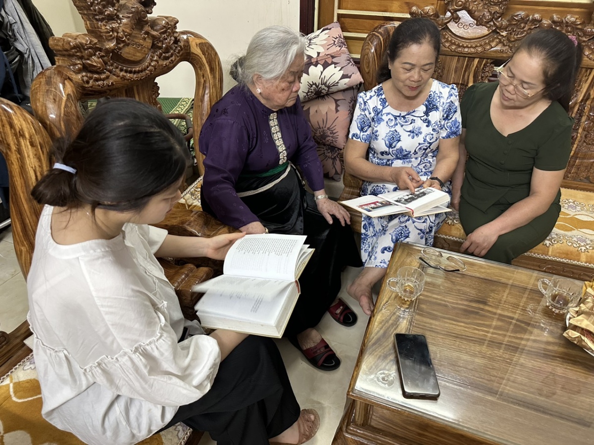 Nữ giáo viên dân tộc Thái đầu tiên của Sơn La và kỷ niệm 2 lần được gặp Bác Hồ- Ảnh 2.