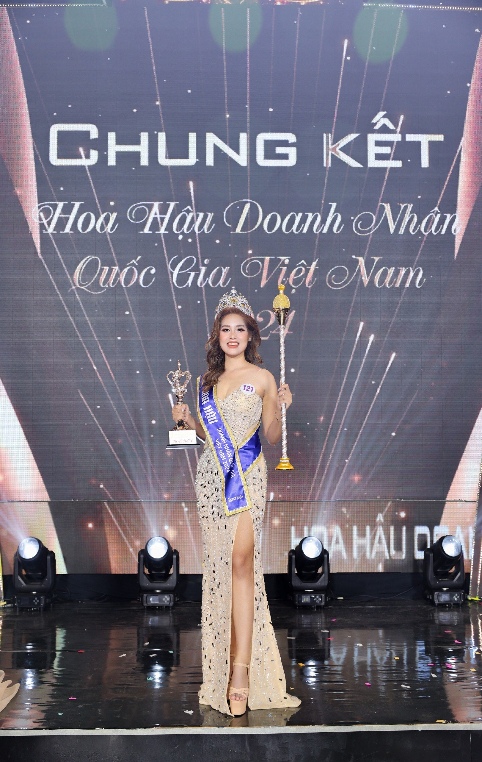 Nguyễn Thị Tuyết Hồng đăng quang Hoa hậu Doanh nhân Quốc gia Việt Nam 2024- Ảnh 5.