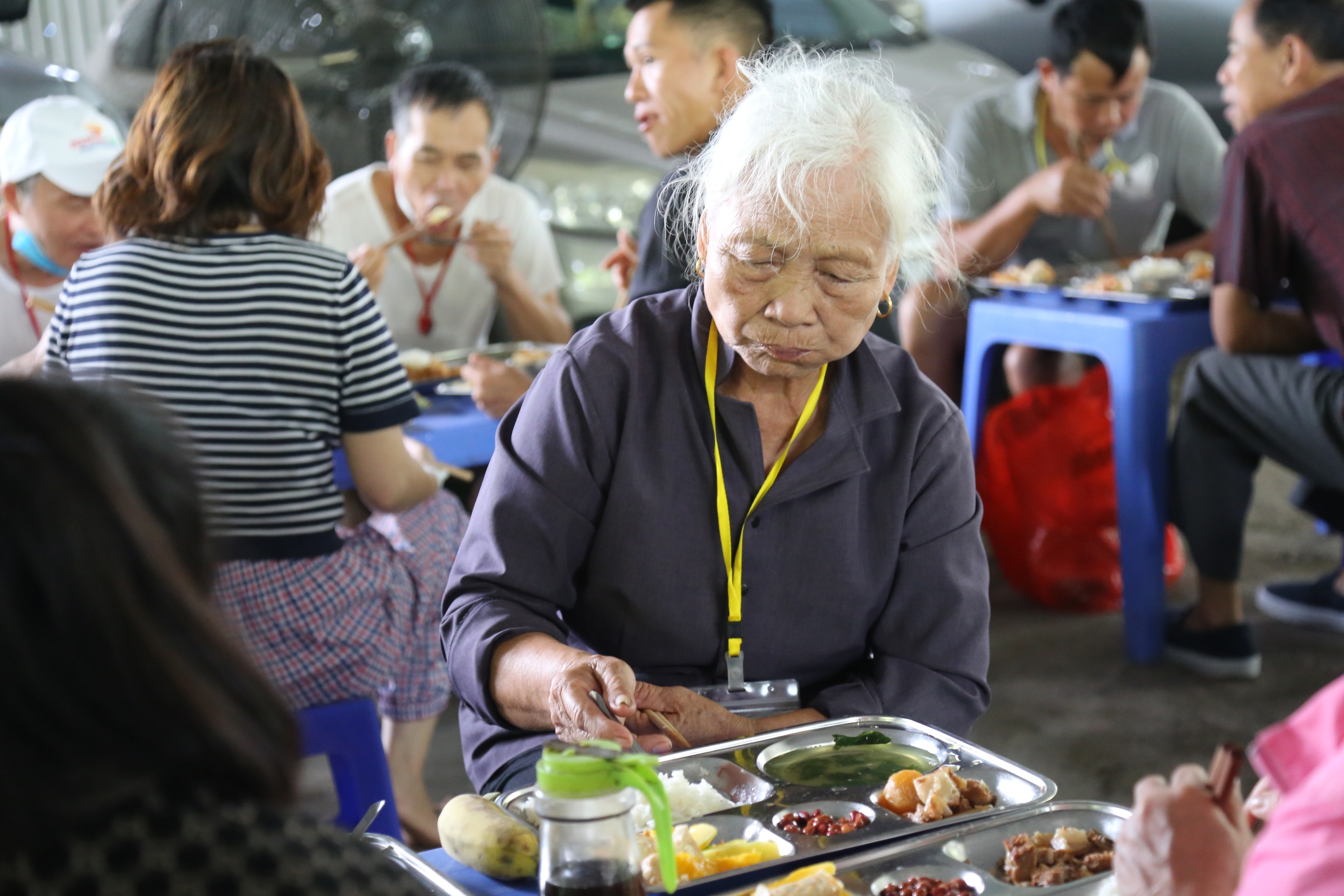 Bữa Cơm Yêu Thương - Nơi gắn kết và sẻ chia- Ảnh 32.