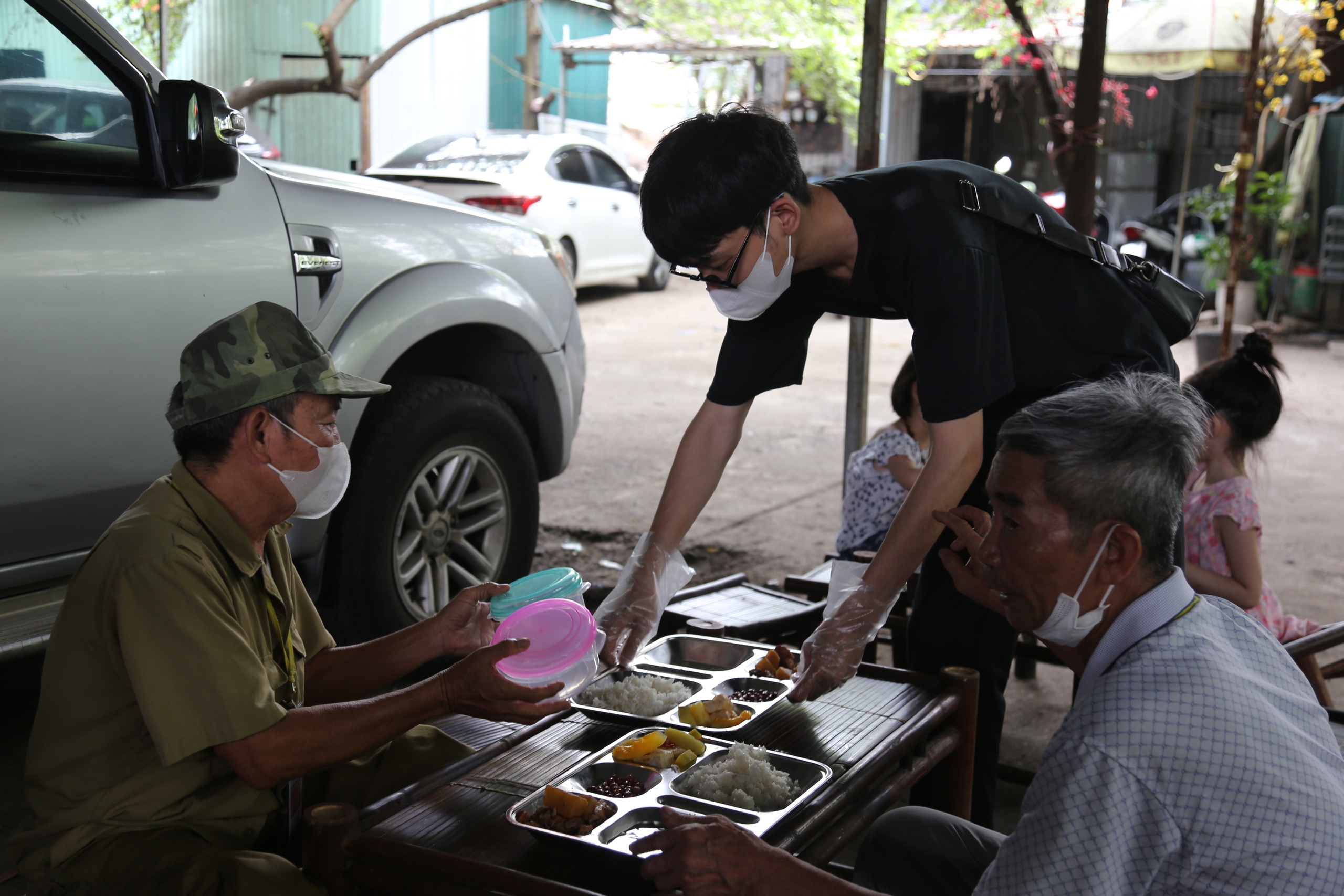 Bữa Cơm Yêu Thương - Nơi gắn kết và sẻ chia- Ảnh 31.