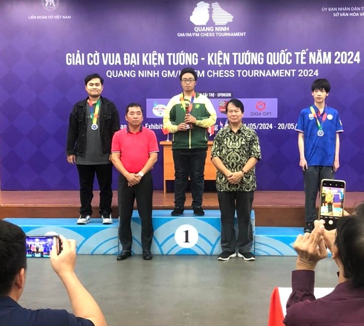 Kỳ thủ Phạm Trần Gia Phúc vô địch và giành chuẩn ĐKTQT tại giải cờ vua quốc tế Quảng Ninh - Ảnh 1.