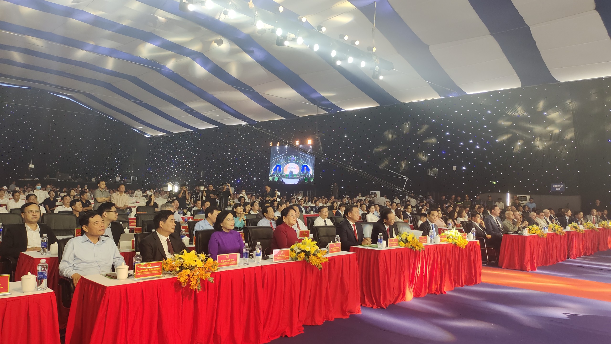 Tây Ninh khánh thành Khu chăn nuôi công nghệ cao DHN, công bố 7 dự án trọng điểm vốn đầu tư 2.500 tỷ đồng- Ảnh 1.