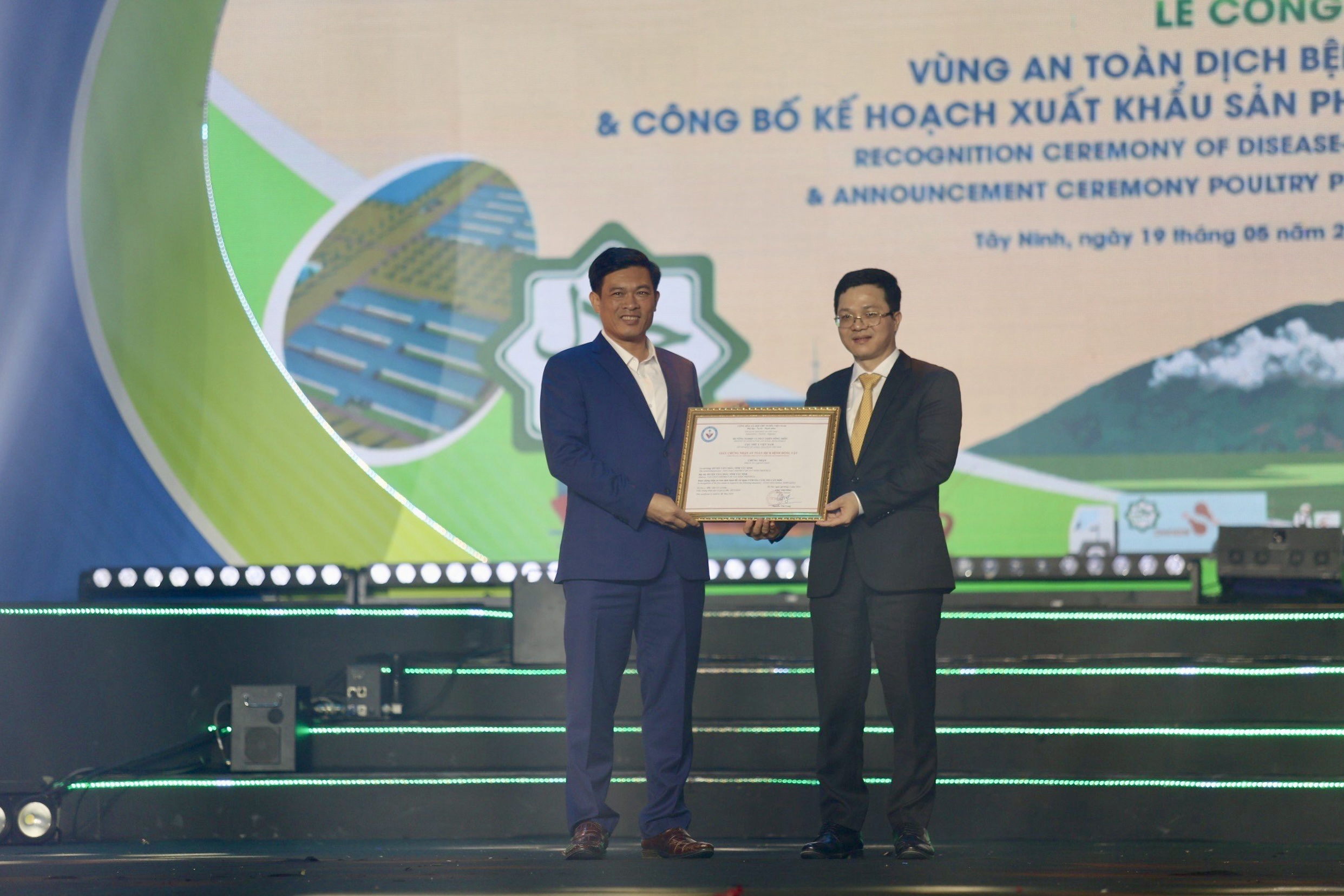 Tây Ninh khánh thành Khu chăn nuôi công nghệ cao DHN, công bố 7 dự án trọng điểm vốn đầu tư 2.500 tỷ đồng- Ảnh 11.