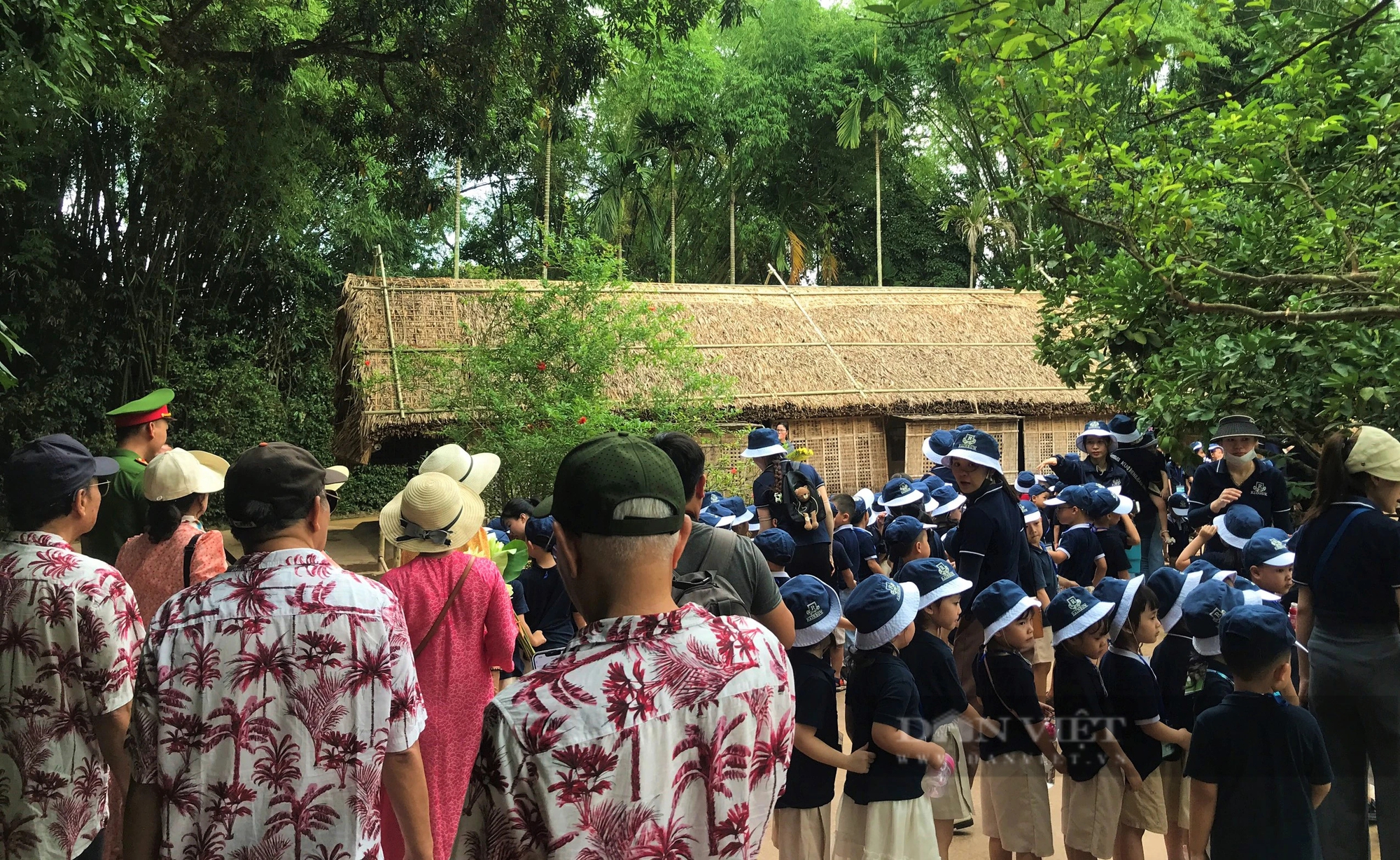 Tháng 5 thăm Làng Sen, gặp những người kể về Bác Hồ bằng giọng Nghệ ngọt ngào- Ảnh 1.