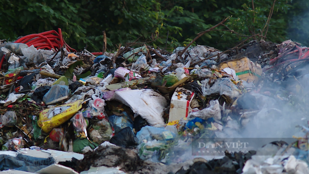 Người dân ở Đông Anh (Hà Nội) khốn khổ vì nạn đốt phế liệu tại bãi rác tự phát từ huyện Yên Phong (Bắc Ninh)- Ảnh 4.