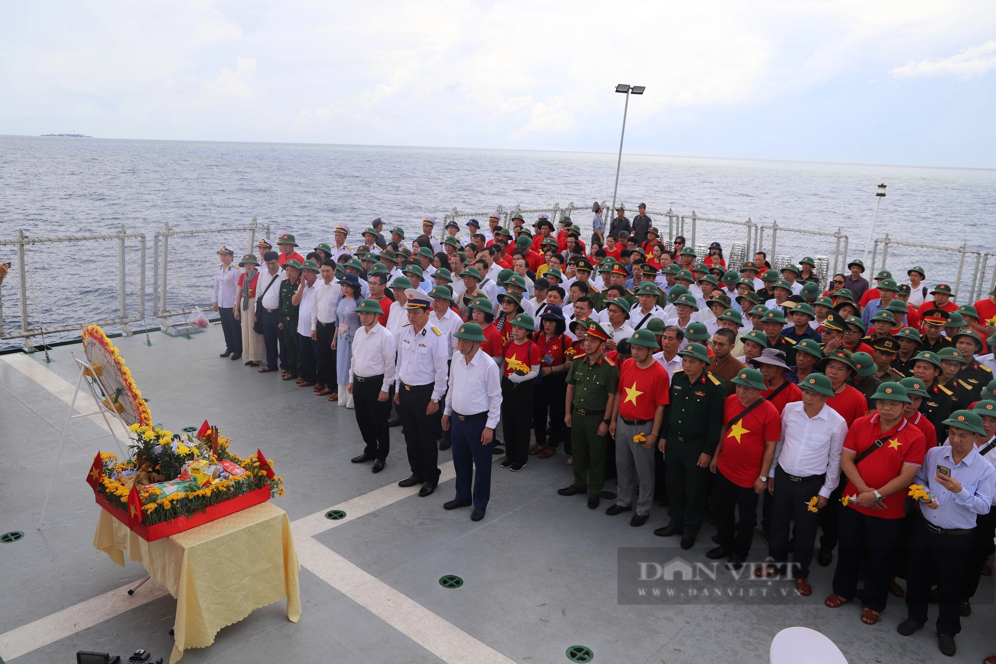 Hải trình đầy lắng đọng, ý nghĩa của Đoàn công tác số 19 đến với Trường Sa- Ảnh 7.