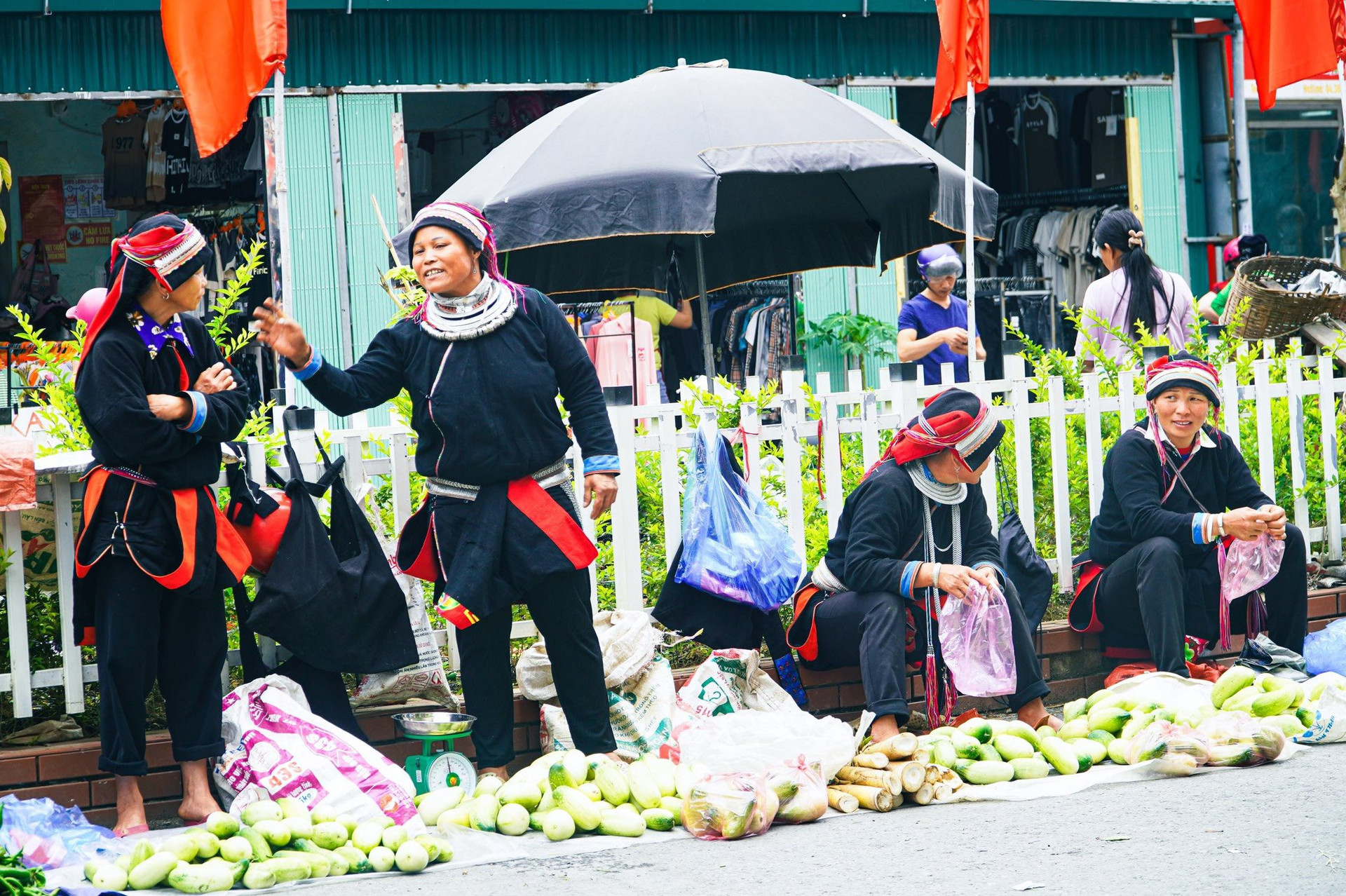 Vô số đặc sản núi rừng độc lạ trong phiên chợ vùng cao độc đáo ở mảnh đất địa đầu Tổ quốc- Ảnh 9.