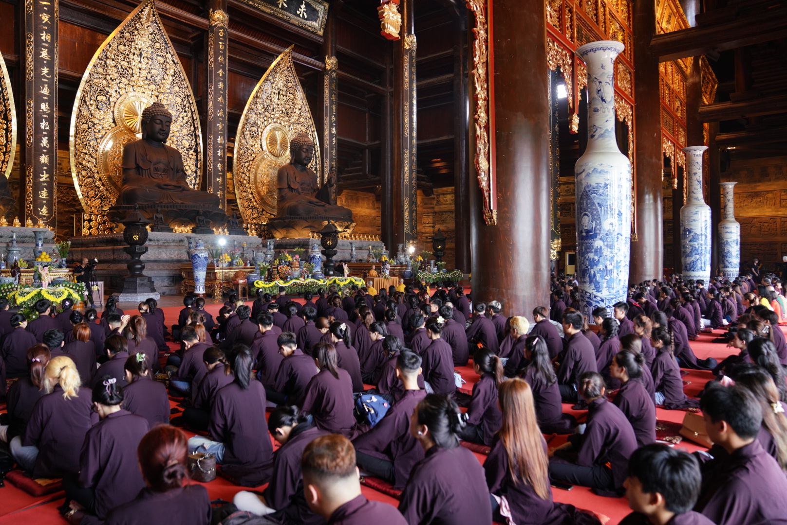 Nghi thức tắm Phật truyền thống trong Đại lễ Phật đản ở chùa Tam Chúc - Ảnh 4.