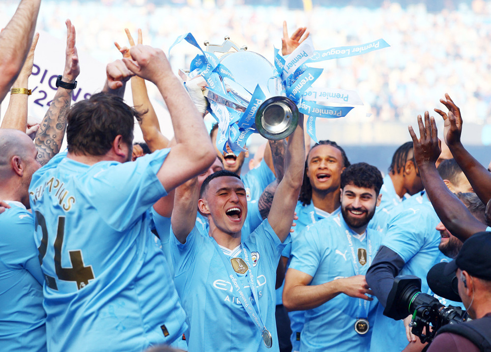 Man City cuồng nhiệt ăn mừng chức vô địch Premier League lịch sử- Ảnh 4.