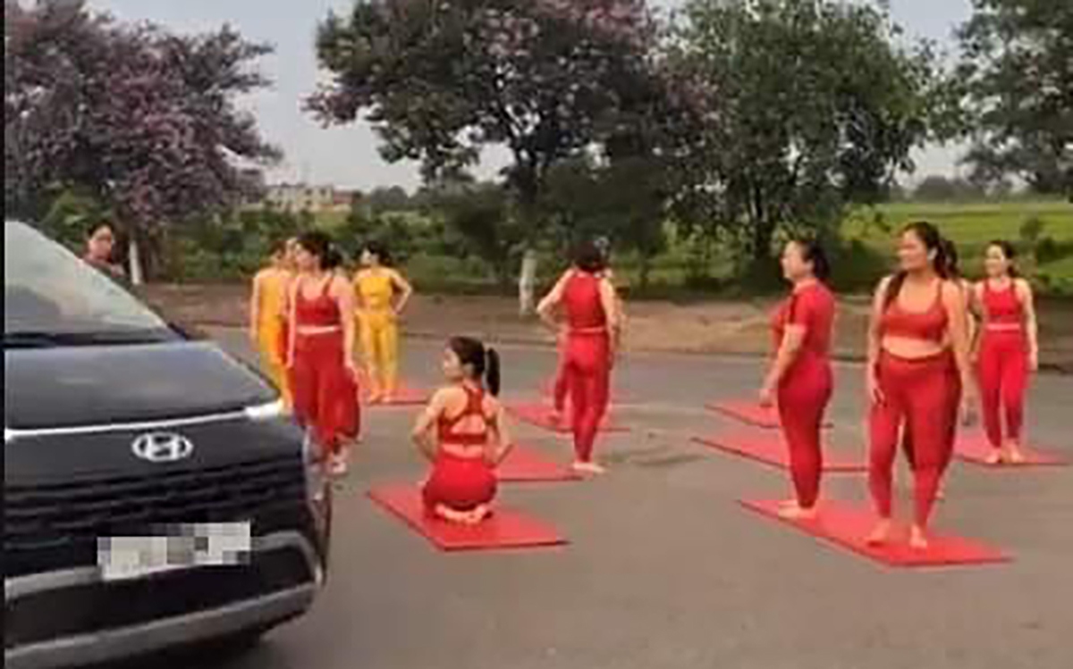 Xử phạt 14 người tập yoga dưới lòng đường ở Thái Bình- Ảnh 3.