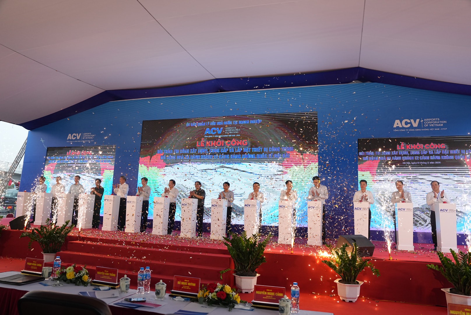 Thủ tướng nêu cao tinh thần trách nhiệm tại dự án mở rộng nhà ga T2 sân bay Nội Bài- Ảnh 2.