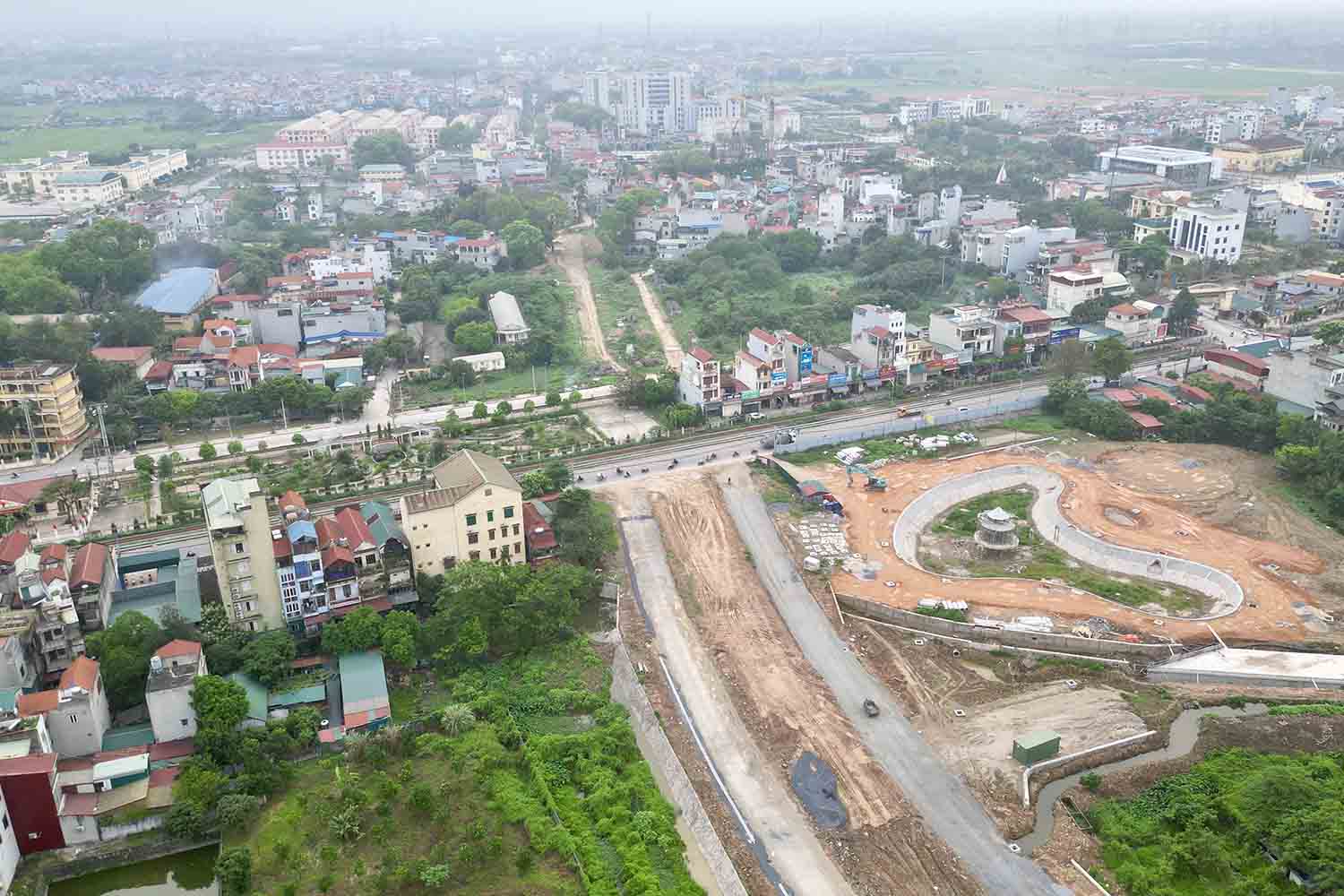 Cầu vượt đường sắt gần 300 tỷ đồng ở huyện ngoại thành Hà Nội có thiết kế thế nào?- Ảnh 1.