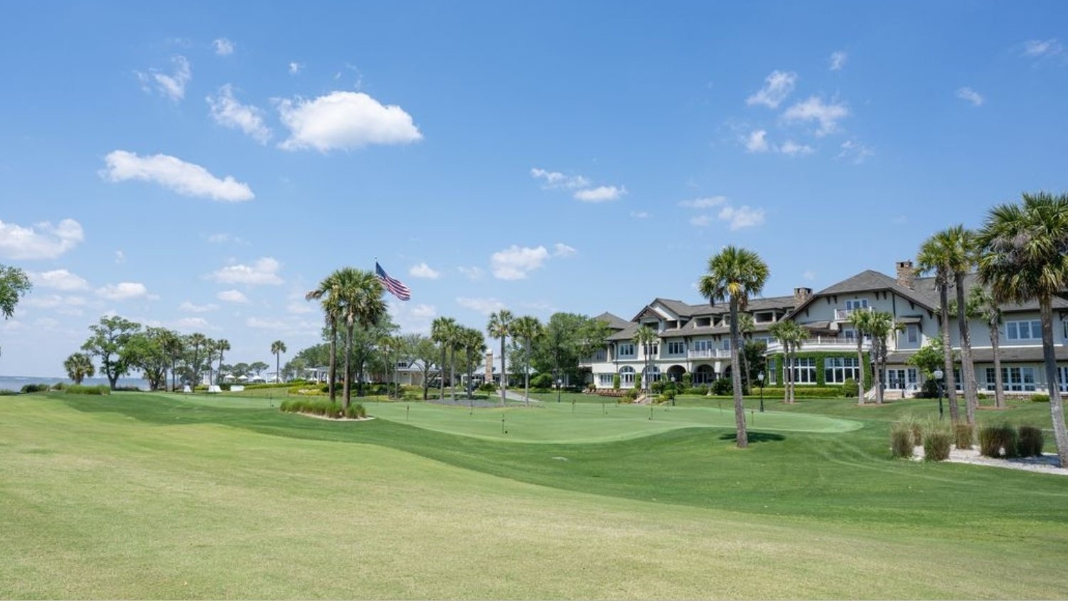 Bên trong khu nghỉ dưỡng đắt nhất nước Mỹ, có sân golf 18 lỗ và đường bờ biển dài 8 cây số- Ảnh 2.