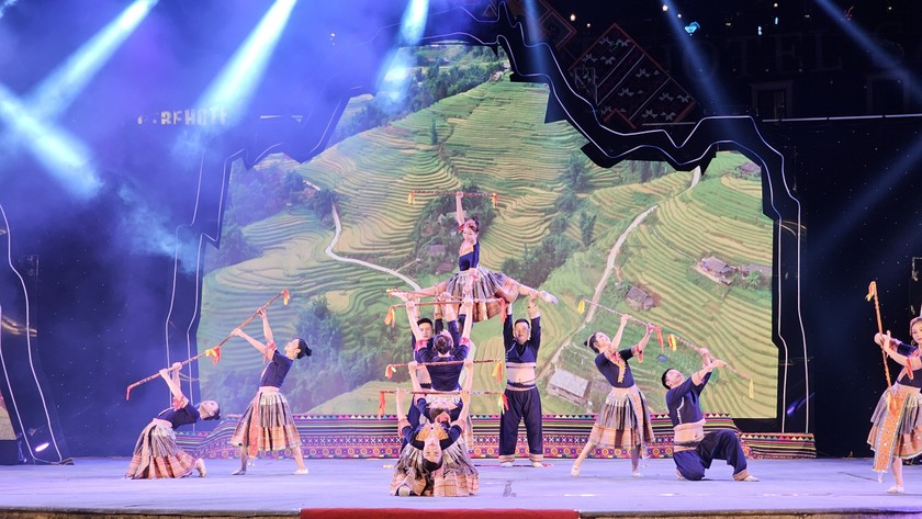 Lào Cai đón hơn 256 nghìn lượt khách dịp nghỉ lễ 30/4 - 01/5- Ảnh 1.