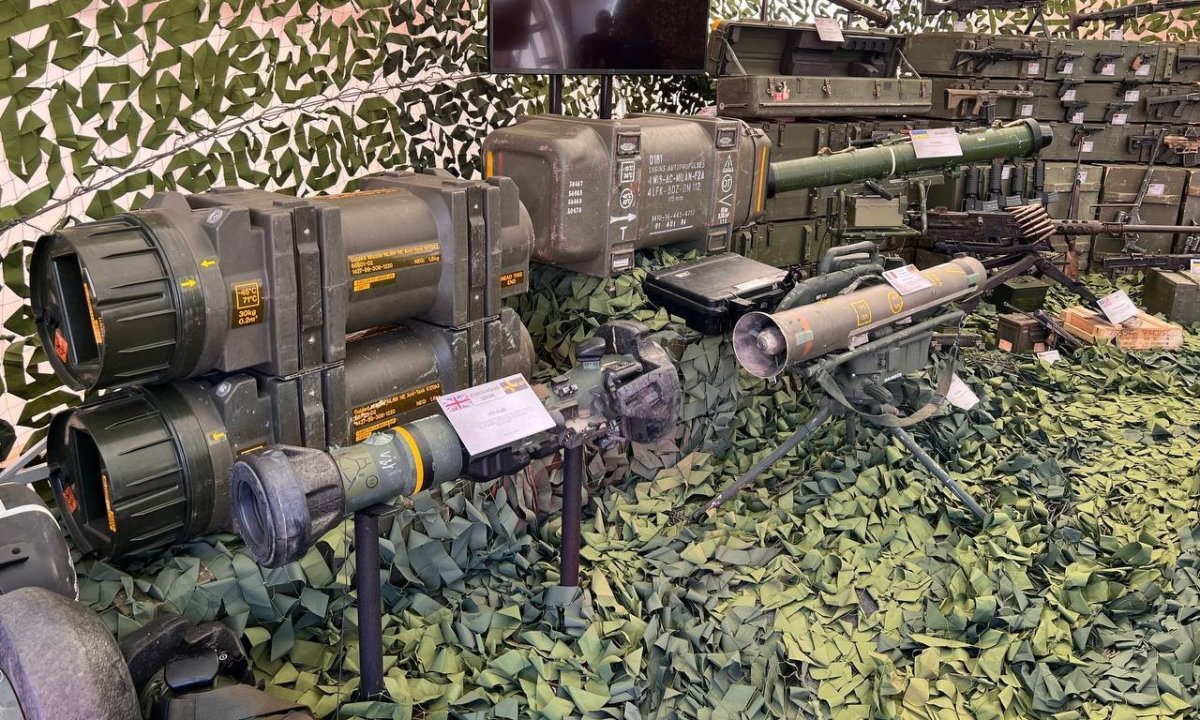 Trưng bày hàng loạt vũ khí phương Tây mà Nga thu giữ được ở chiến trường Ukraine- Ảnh 8.