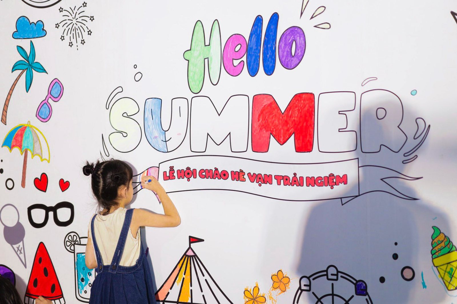 Ngập tràn sắc hè miền nhiệt đới tại Hello Summer Vincom Shophouse Royal Park- Ảnh 3.