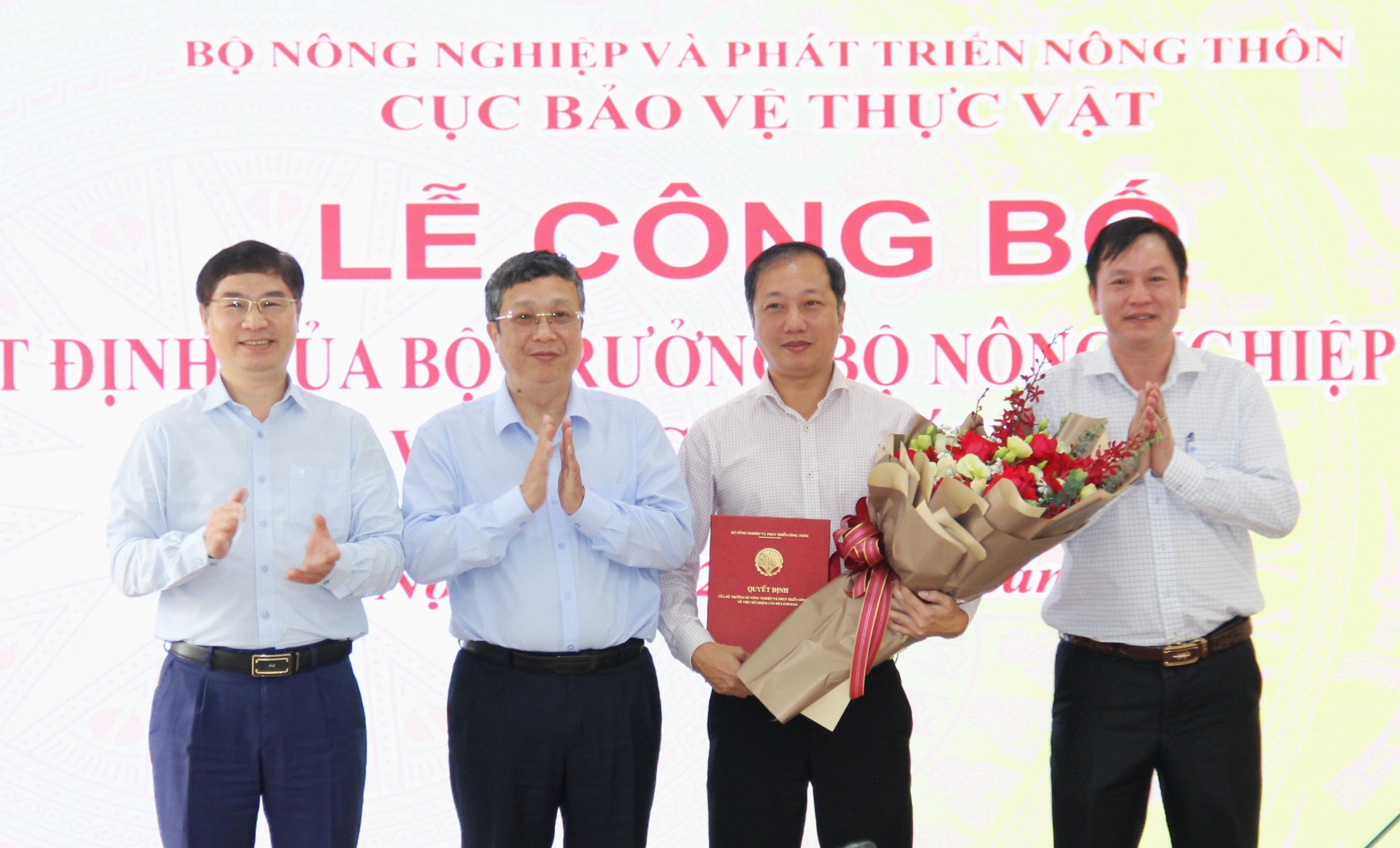 Ông Nguyễn Quang Hiếu được Bộ NNPTNT bổ nhiệm làm Phó Cục trưởng Cục Bảo vệ thực vật- Ảnh 2.