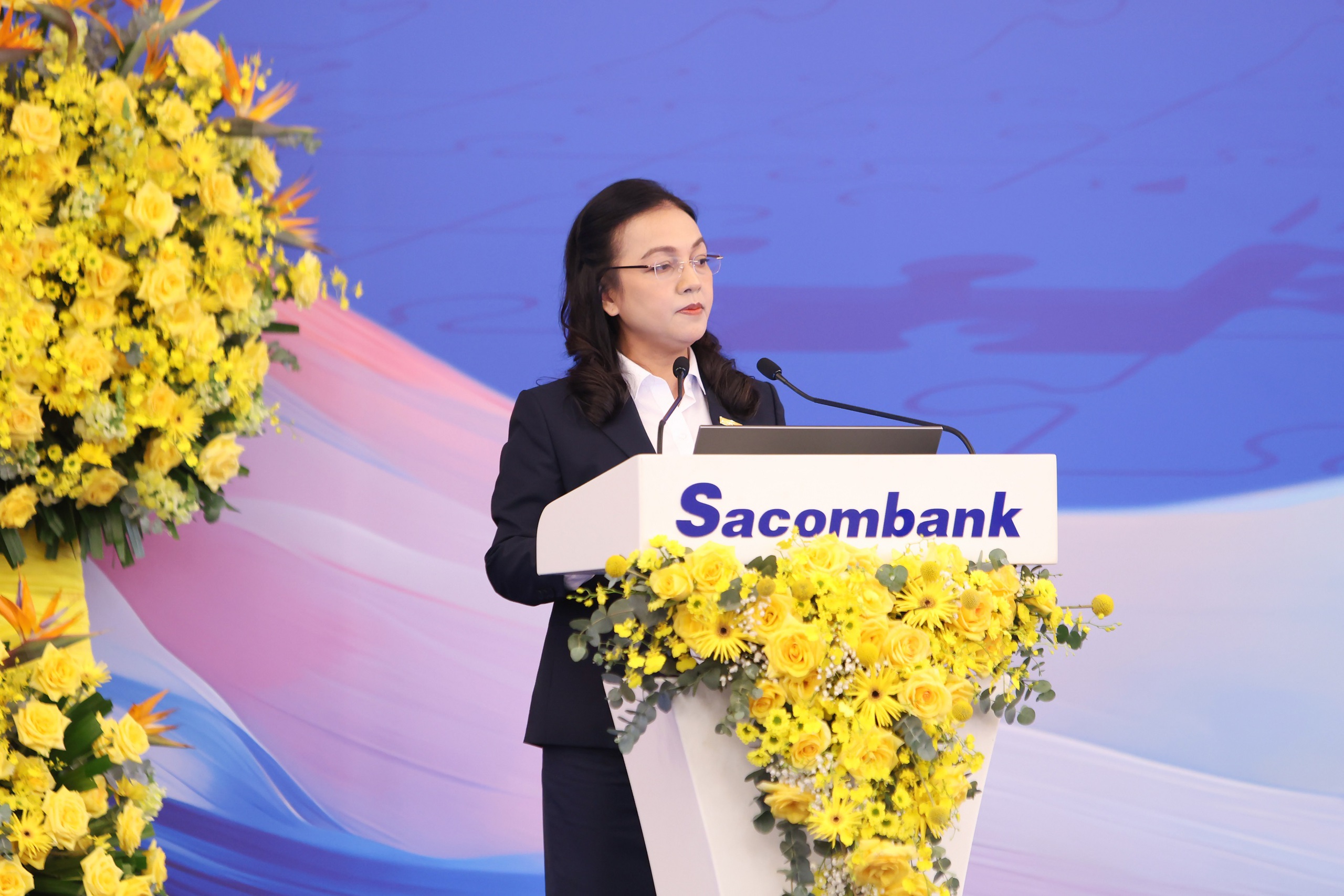 Năm 2024: Sacombank tăng tốc kinh doanh và chuyển đổi số, đặt mục tiêu tái cơ cấu thành công trước hạn- Ảnh 4.